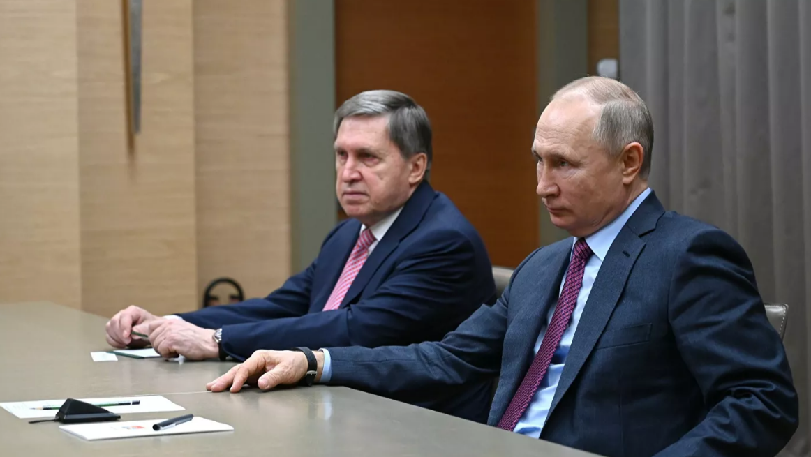 Ушаков не подтвердил подготовку встречи Путина с Зеленским