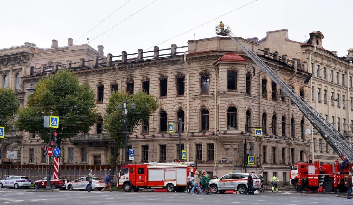 В Петербурге стартовал ремонт дома рядом с особняком Миллера