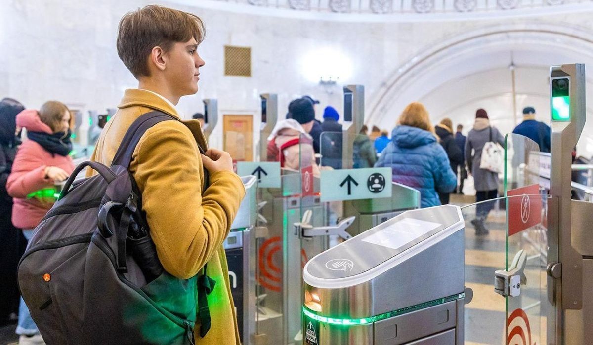 Биометрическая оплата проезда стала доступна на всех турникетах метро и МЦК