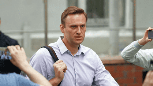 Власти раскрыли подробности суда между Навальным и Песковым