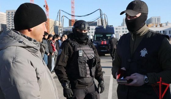 В Петербурге силовики вручили 39 повесток на строительной площадке во время рейда