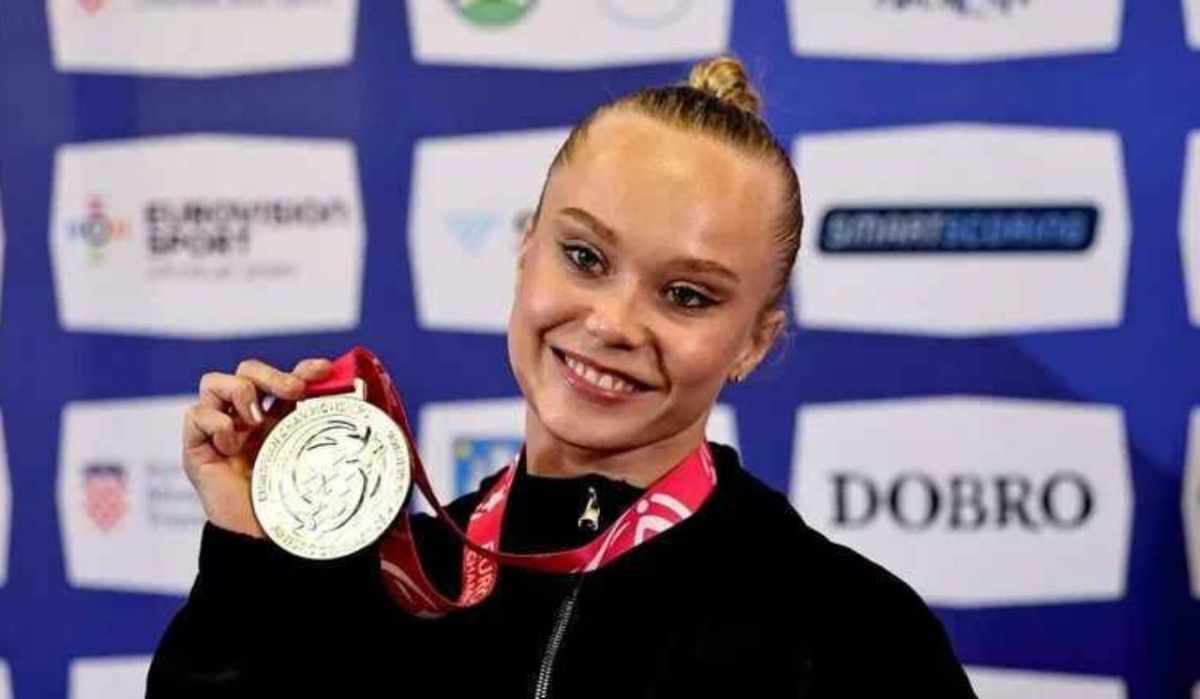 Мельникова выиграла золото в многоборье на чемпионате Европы