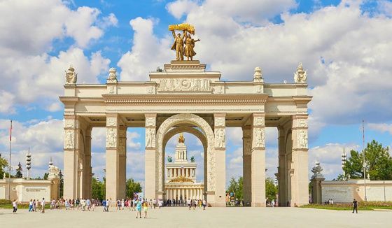 На ВДНХ открылась зона отдыха "Билет в лето" от Russpass