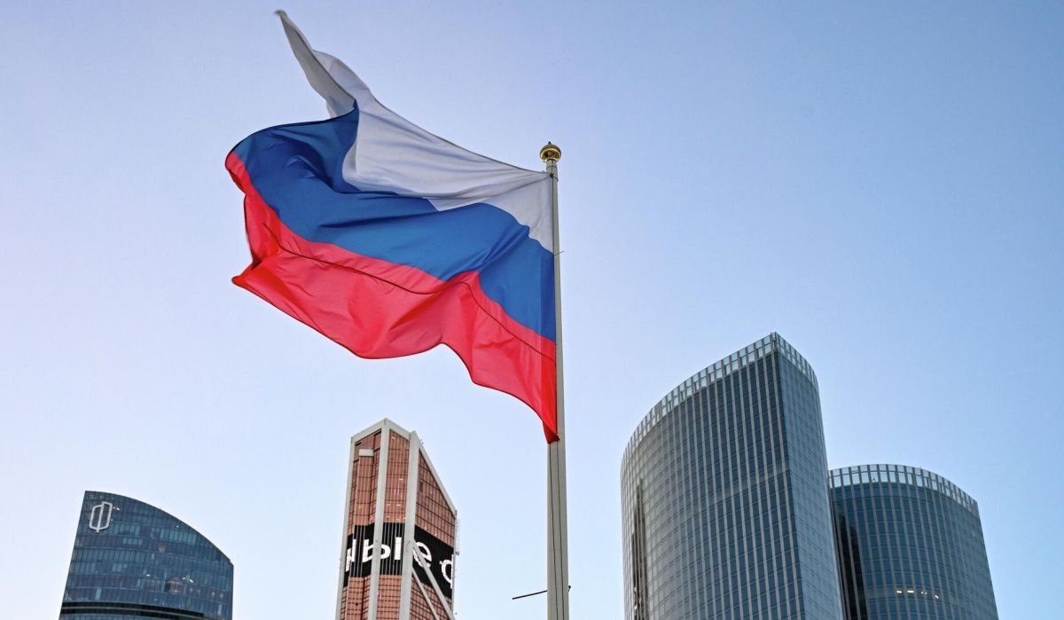 ВЦИОМ сообщил, как россияне относятся к государственному флагу страны