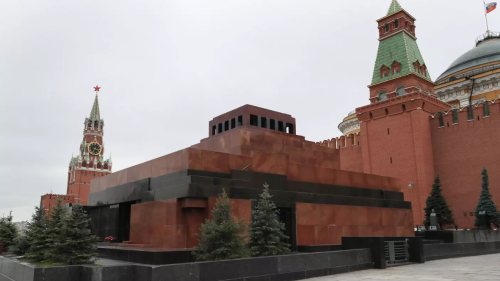 В Кремле отказались комментировать тему захоронения тела Ленина