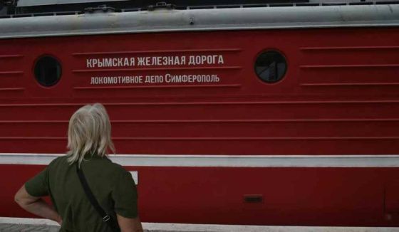 Два поезда из Петербурга в Крым задерживаются
