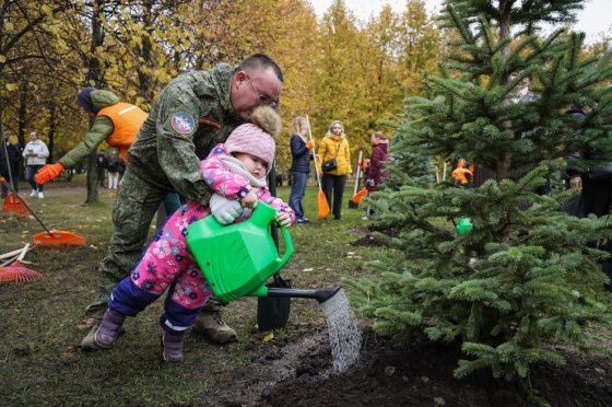 Более 200 тысяч человек приняли участие в общегородском субботнике