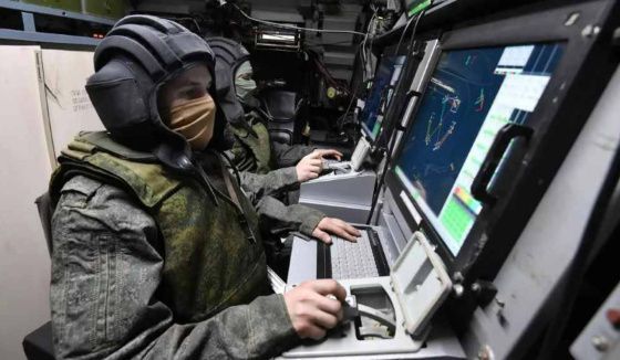 ПВО успешно перехватили девять дронов на подлете к Москве