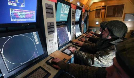ПВО успешно уничтожила десять дронов, направленных на Москву