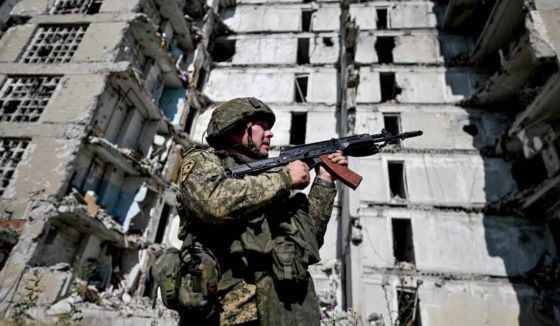 Российские военные взяли под контроль Коммунаровку