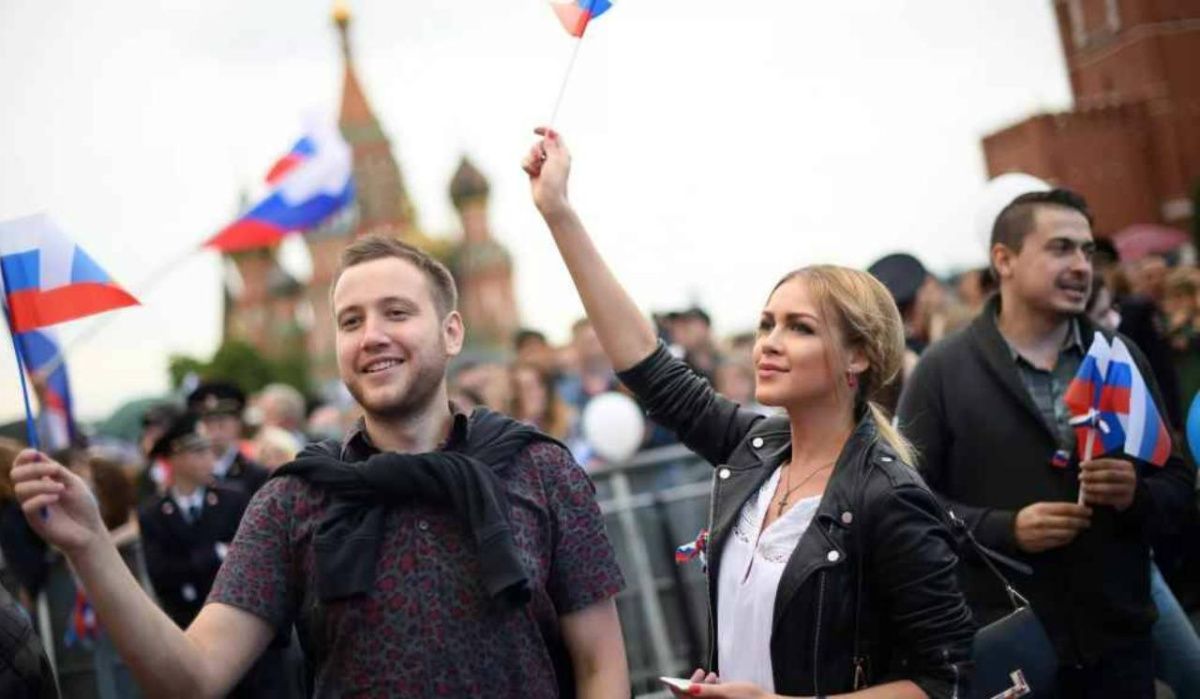 В России началась короткая рабочая неделя