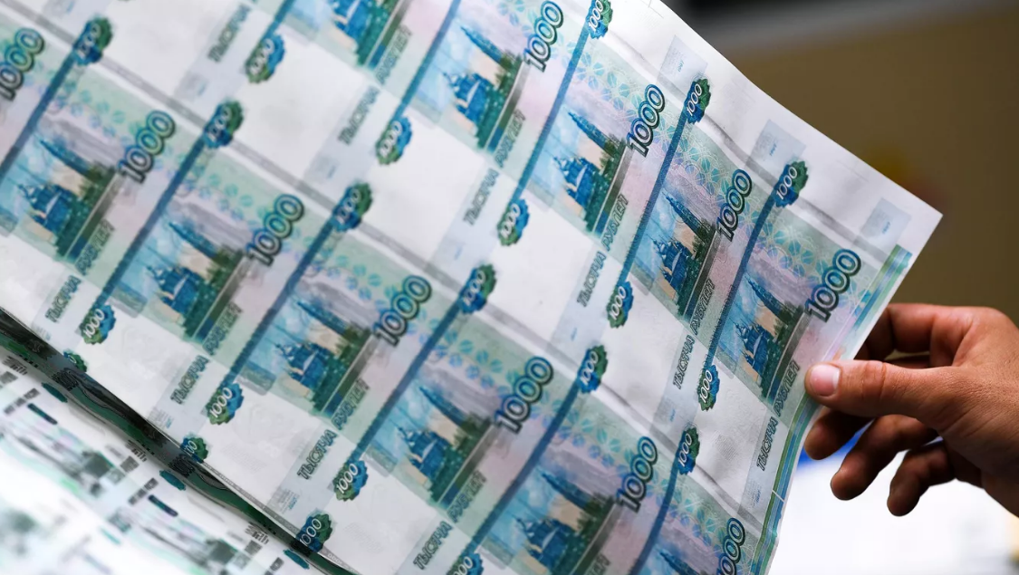 Курс рубля растет, несмотря на падение рынка акций