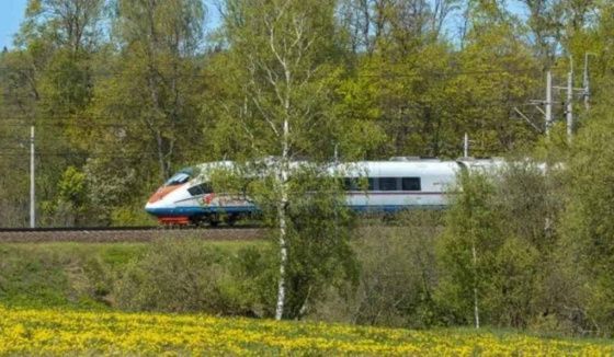 Перед 1 сентября между Москвой и Петербургом начнут курсировать сдвоенные «Сапсаны»