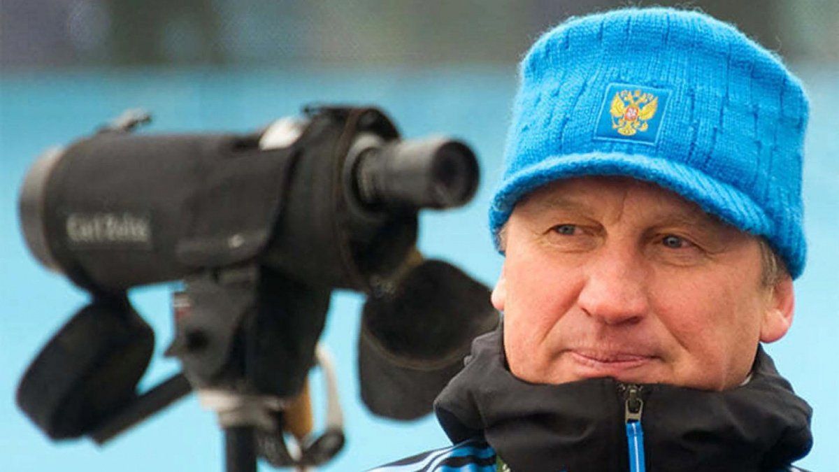 Тренерский штаб сборной России по биатлону не будет искать замену Бабикову и Гараничеву