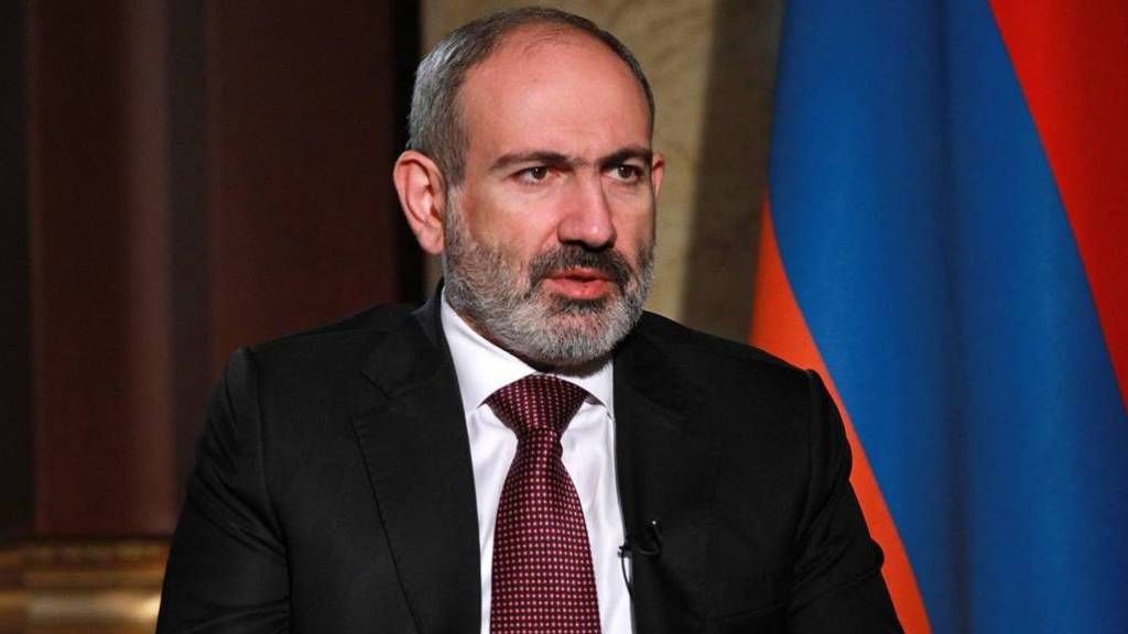 Пашинян объявил об увольнении главы Генштаба Армении