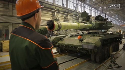 Армия РФ получила новую партию танков Т-90 «Прорыв»