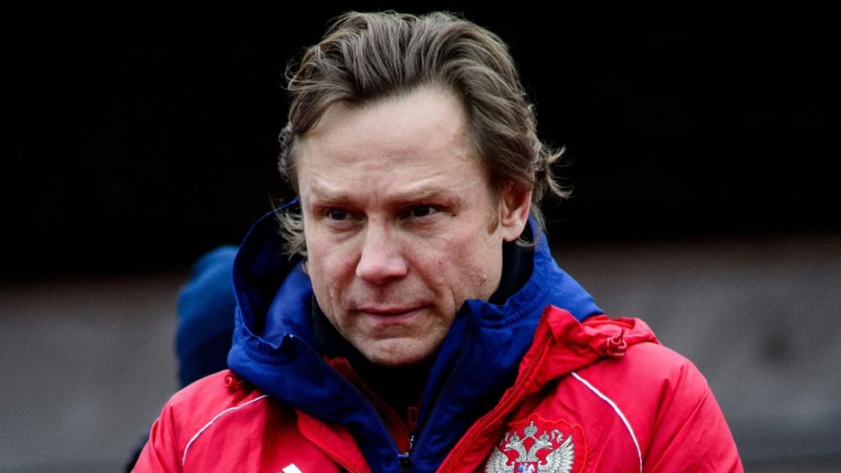 Главный тренер сборной России по футболу может покинуть команду до стыковых матчей