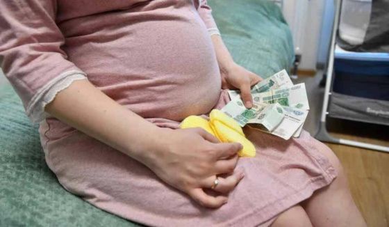 В Новосибирской области студентки теперь могут получать пособие по беременности и родам