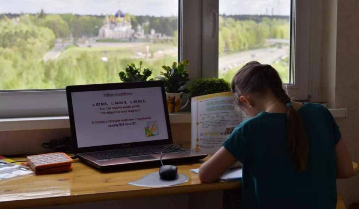 Максим Орешкин: ИИ лишил школьные домашние задания прежнего смысла