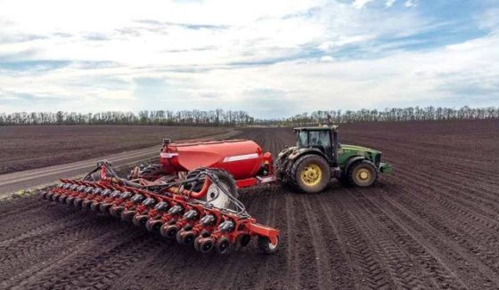 АО "Птицефабрика Чайковская" начало подготовку сельхозтехники к посевной кампании