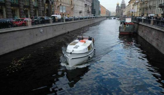 Гранит набережных Петербурга привели в порядок к началу туристического сезона