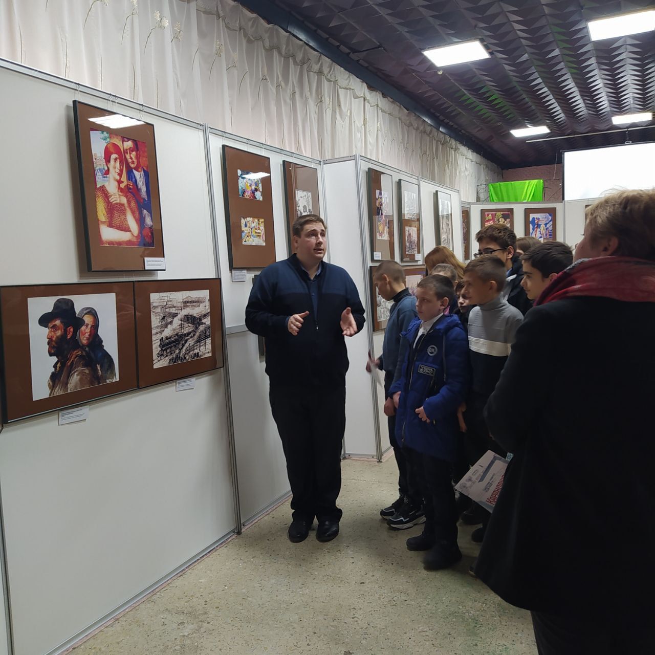 В ДНР состоялось открытие выставки Музея современной истории России 