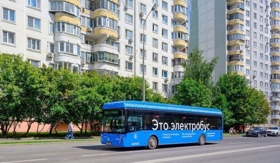 Электробусы начали курсировать по новым маршрутам из Москвы в Подмосковье