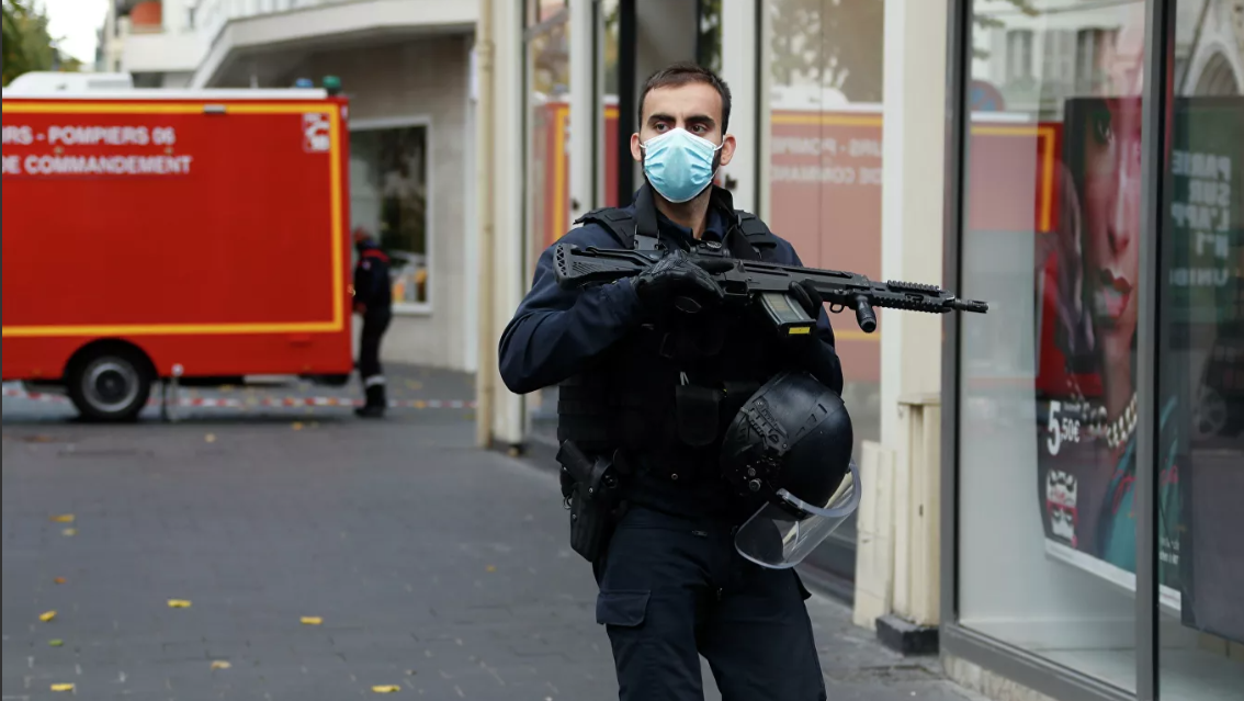 Во Франции произошло второе террористическое нападение за день