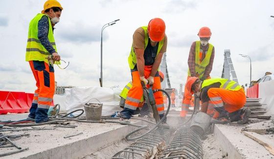 На Крымском мосту Москвы стартовала замена деформационных швов