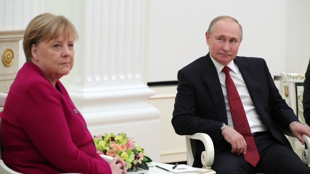 Путин и Меркель обсудили Донбасс и Навального