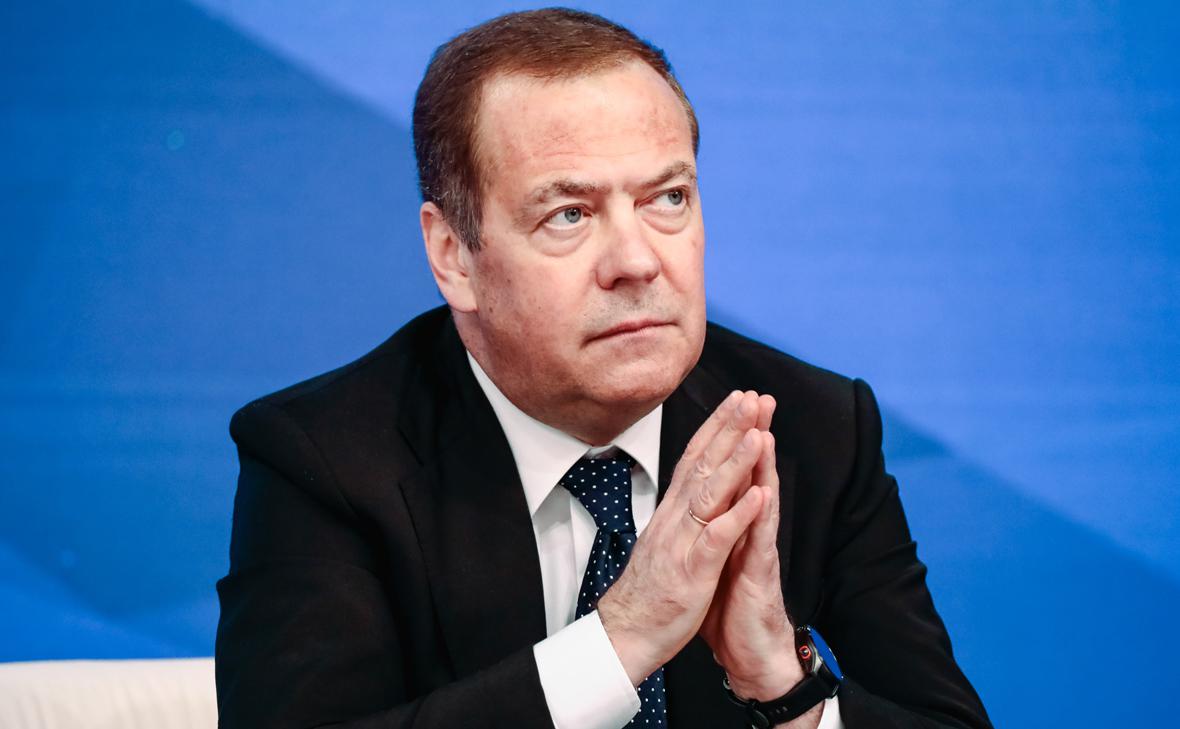 Медведев призвал Трампа и Маска к примирению: «Не ссорьтесь, ребята»
