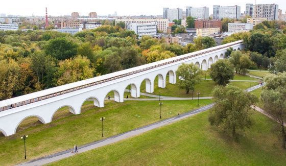 В 2025 году в Москве отремонтировали 55 мостовых сооружений