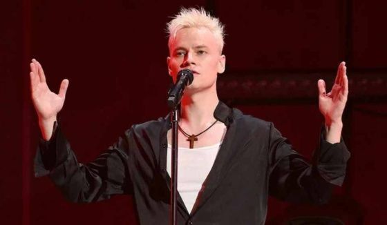 SHAMAN удивил зрителей эффектным появлением на концерте в Тольятти