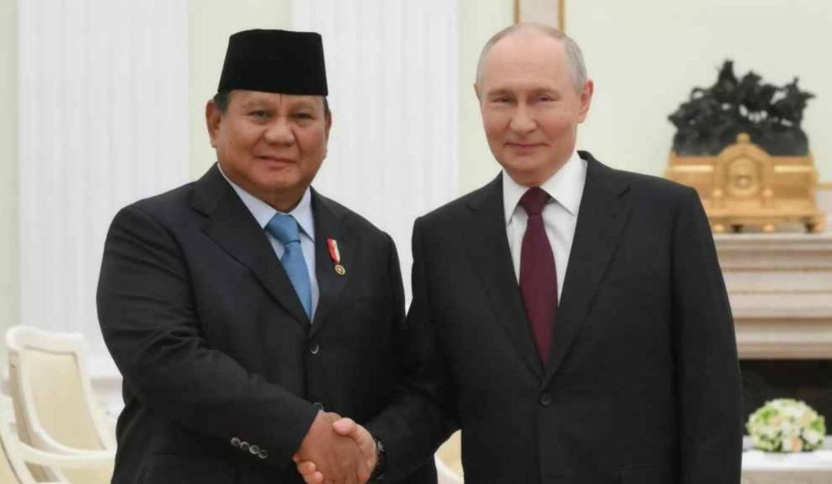 Президенты России и Индонезии подарили друг другу подарки