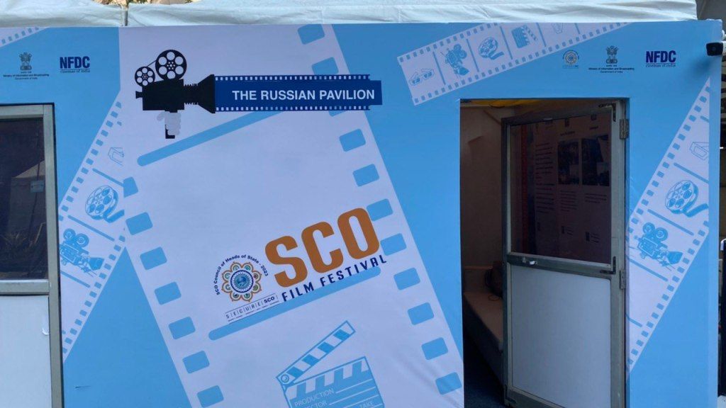 Индия узнаёт Донбасс: в Нью-Дели показом фильма Евгения Пригожина «Солнцепёк» открылся российский киноклуб