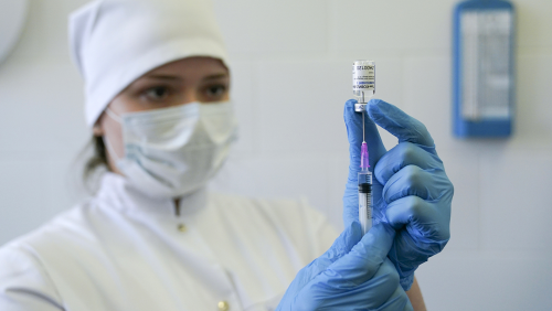 Украина намерена вакцинировать жителей Донбасса и Крыма от COVID-19
