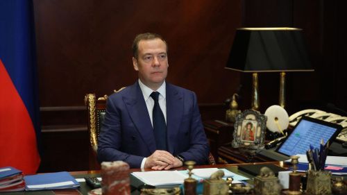Медведев спрогнозировал 2023 год для англосаксов и их "подсвинков"