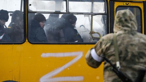 На Донбассе в плен сдались 8000 украинских военных