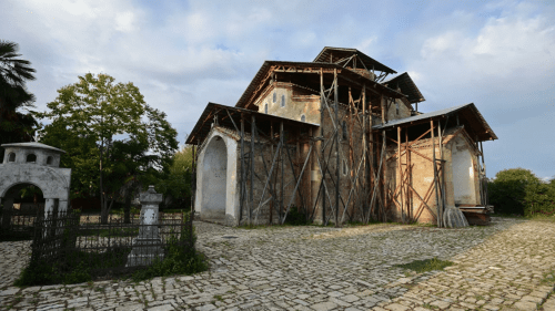 Богослужения в храмах Абхазии приостановлены до определения статуса АПЦ