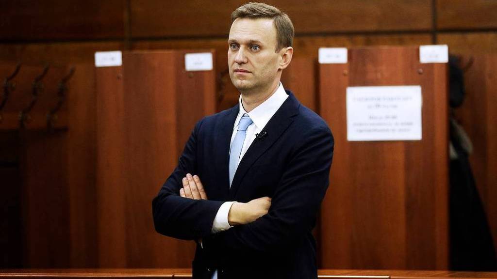 Авиакомпания начала проверку после слов своего пилота о "клоуне из Берлина" Навальном