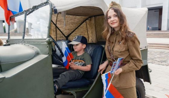 Тысячи человек посетили Музей Победы в День государственного флага России