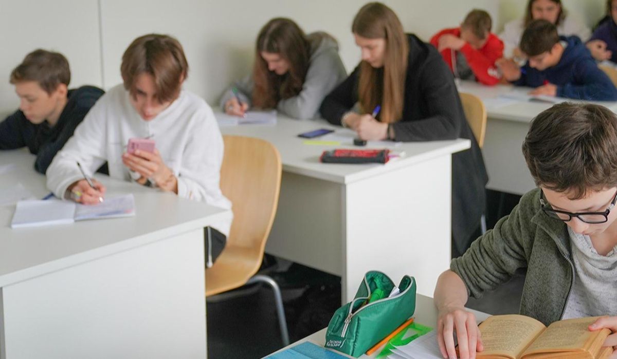 Российских студентов, лишившихся возможности обучаться в вузах недружественных стран, поддержат 