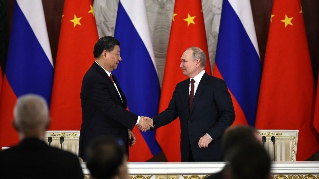 Байден пригрозил Си Цзиньпину за встречу с Путиным