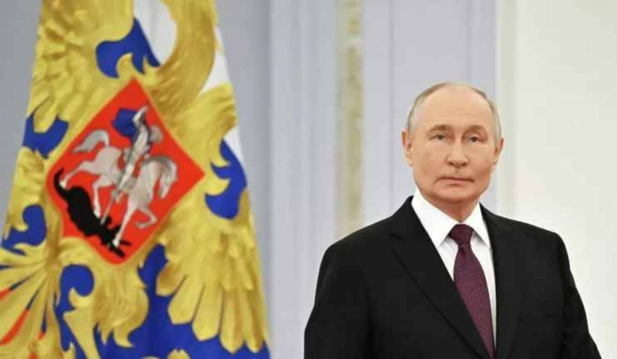 Опрос показал, сколько россиян положительно оценивают работу Путина