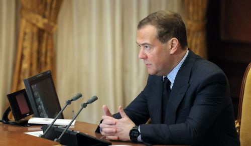 Медведев поздравил дальновидных коллег с ценой газа в $3500
