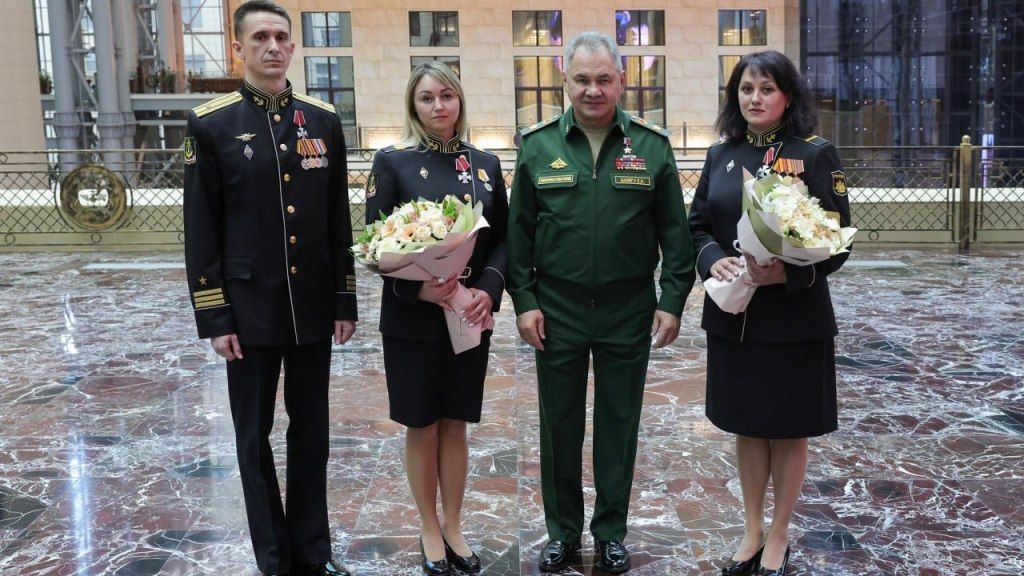 Шойгу наградил женщин-военнослужащих за сбитые беспилотники в Крыму