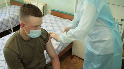 Российские призывники смогут пройти вакцинацию в воинских частях