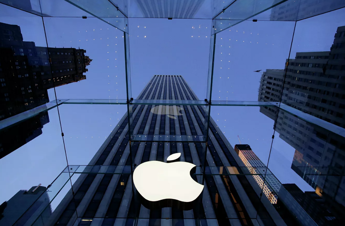 Apple стала первой компанией с капитализацией в три триллиона долларов