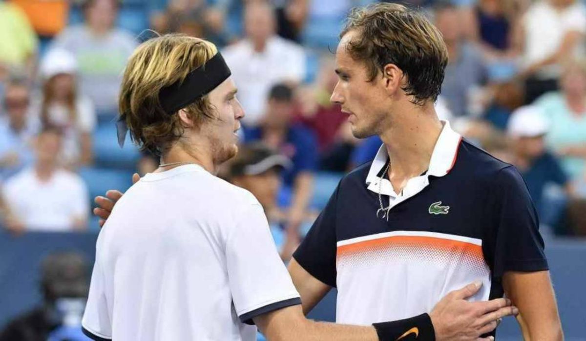 Медведев и Рублев застряли в Дубае и пропустят выставочный турнир "Мастерс" в США