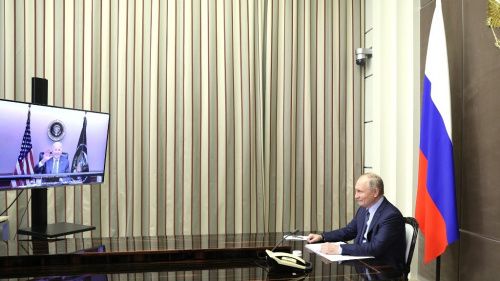 Байден поговорил с Путиным о ситуации на Украине